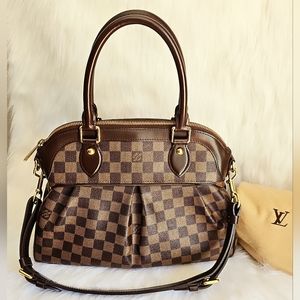 🔥😍Beautiful Condition 😍 🔥 Authentic Louis Vuitton Trevi PM Damier